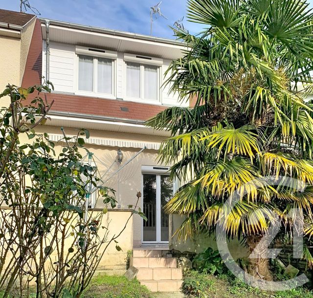 Prix immobilier ST JEAN DE LA RUELLE - Photo d’une maison vendue