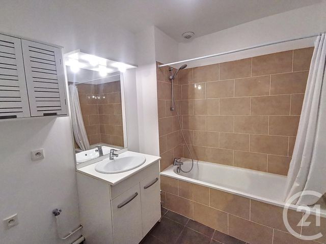 Appartement F3 &agrave; vendre - 3 pi&egrave;ces - 64,66 m2 - La Chapelle St Mesmin - 45 - CENTRE