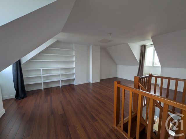 Maison &agrave; louer - 7 pi&egrave;ces - 145 m2 - La Chapelle St Mesmin - 45 - CENTRE