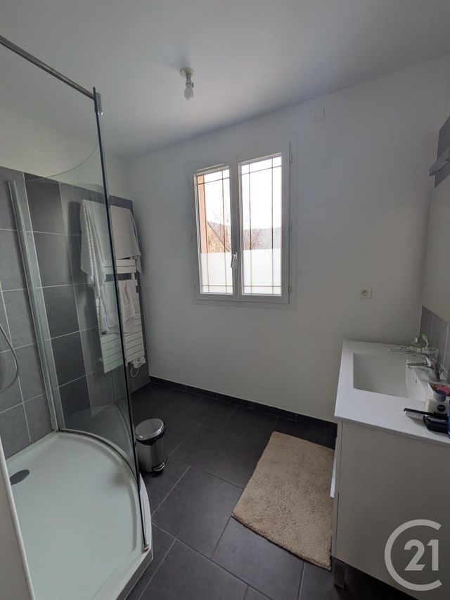 Maison &agrave; louer - 7 pi&egrave;ces - 145 m2 - La Chapelle St Mesmin - 45 - CENTRE