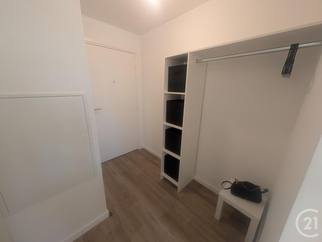 Appartement F1 &agrave; louer - 1 pi&egrave;ce - 22,27 m2 - La Chapelle St Mesmin - 45 - CENTRE