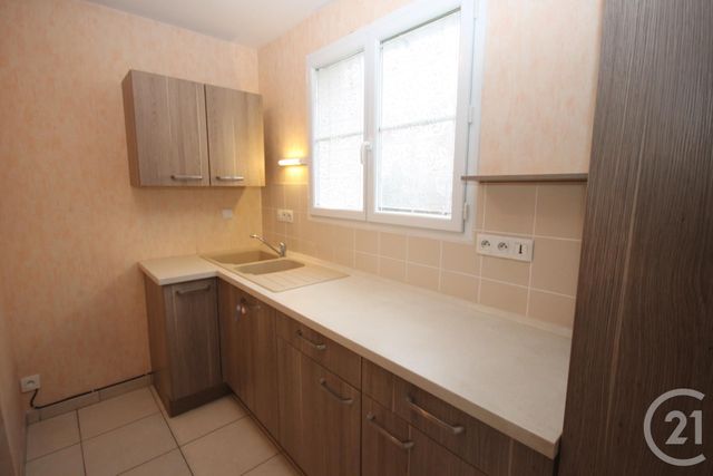 Maison &agrave; louer - 4 pi&egrave;ces - 73 m2 - Saran - 45 - CENTRE