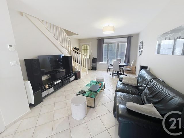 Maison &agrave; louer - 3 pi&egrave;ces - 67 m2 - Chanteau - 45 - CENTRE