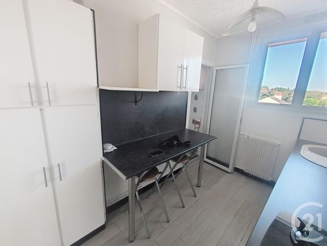Appartement F3 &agrave; louer - 3 pi&egrave;ces - 52,57 m2 - St Jean De La Ruelle - 45 - CENTRE