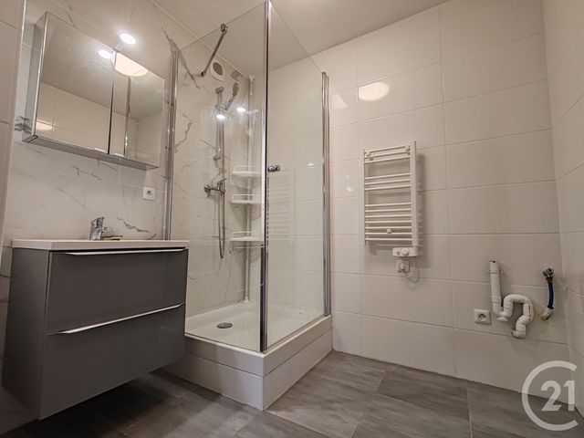 Appartement F3 &agrave; vendre - 3 pi&egrave;ces - 64 m2 - La Chapelle St Mesmin - 45 - CENTRE