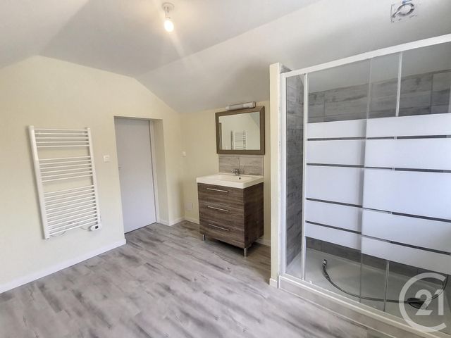 Appartement F3 &agrave; louer - 3 pi&egrave;ces - 81,72 m2 - Greneville En Beauce - 45 - CENTRE