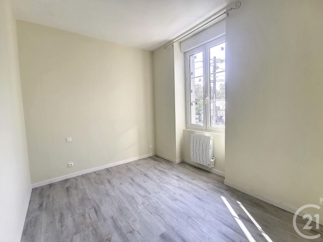 Appartement F3 &agrave; louer - 3 pi&egrave;ces - 81,72 m2 - Greneville En Beauce - 45 - CENTRE