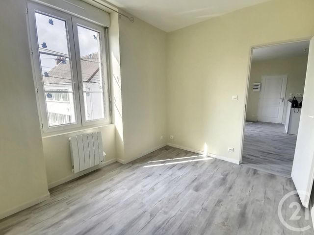 Appartement F3 &agrave; louer - 3 pi&egrave;ces - 81,72 m2 - Greneville En Beauce - 45 - CENTRE