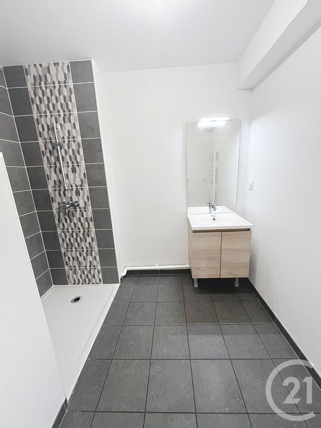 Appartement F3 &agrave; louer - 3 pi&egrave;ces - 65,22 m2 - Orleans - 45 - CENTRE