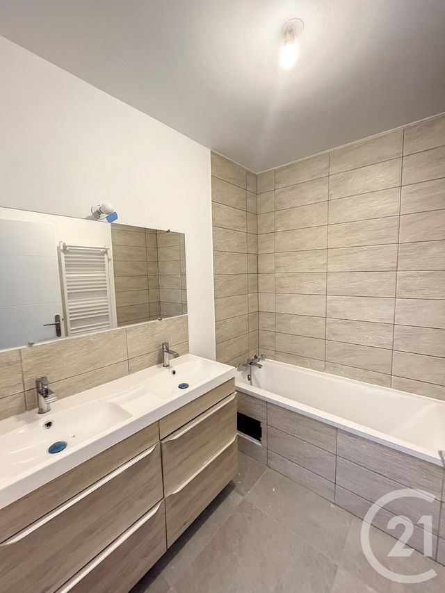 Maison &agrave; louer - 6 pi&egrave;ces - 114,89 m2 - Chaingy - 45 - CENTRE