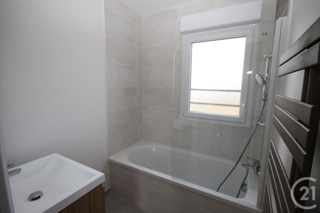 Maison &agrave; louer - 3 pi&egrave;ces - 63,05 m2 - St Denis En Val - 45 - CENTRE