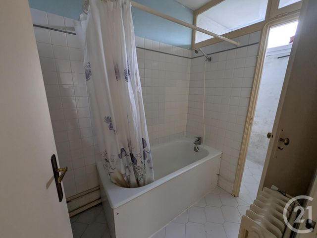 Appartement F3 &agrave; louer - 3 pi&egrave;ces - 59,46 m2 - St Jean De La Ruelle - 45 - CENTRE