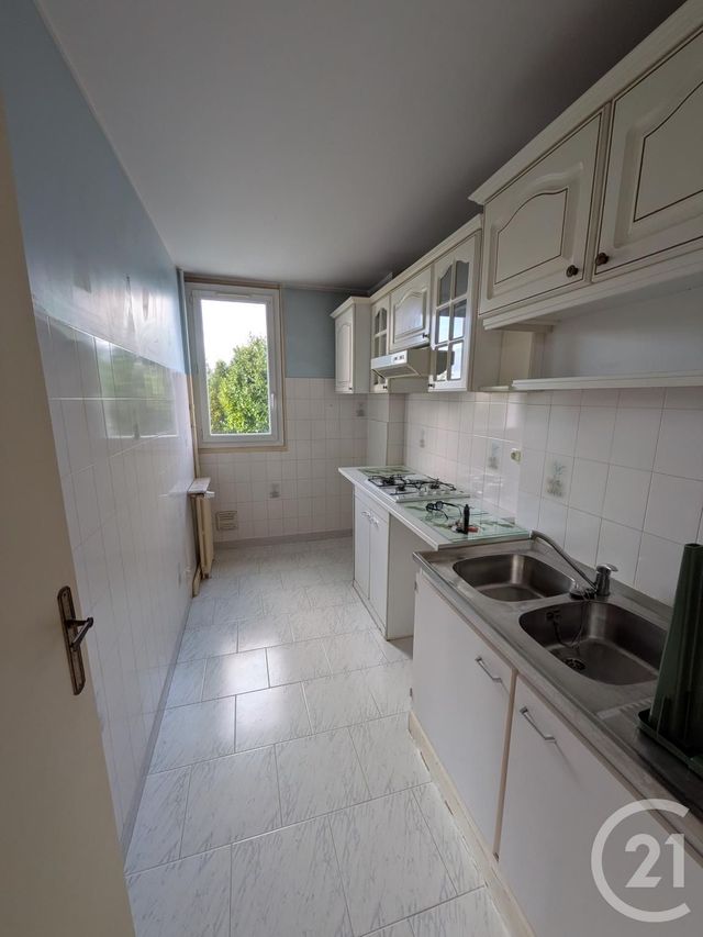 Appartement F3 &agrave; louer - 3 pi&egrave;ces - 59,46 m2 - St Jean De La Ruelle - 45 - CENTRE