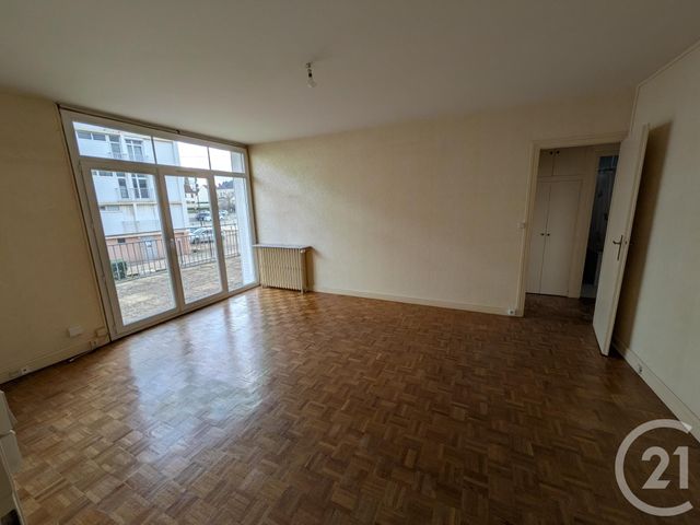 Appartement F3 &agrave; louer - 3 pi&egrave;ces - 59,46 m2 - St Jean De La Ruelle - 45 - CENTRE