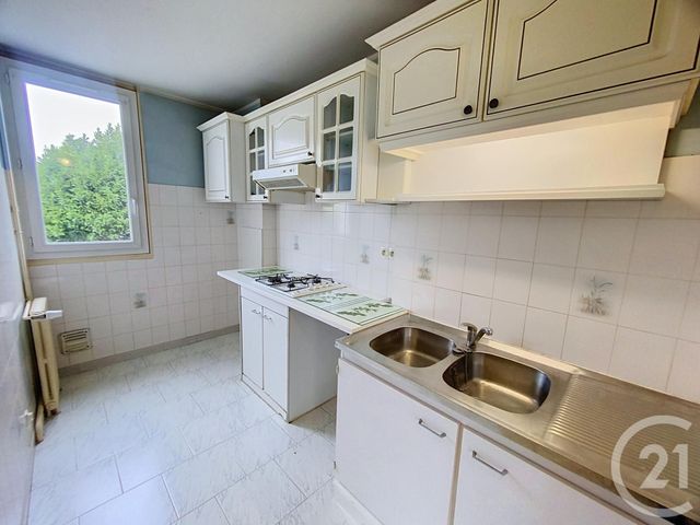 Appartement F3 &agrave; louer - 3 pi&egrave;ces - 59,46 m2 - St Jean De La Ruelle - 45 - CENTRE