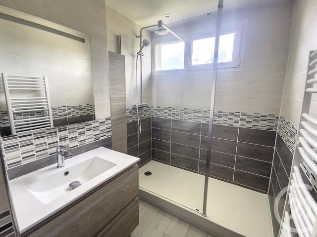 Appartement F3 &agrave; louer - 3 pi&egrave;ces - 64,03 m2 - La Chapelle St Mesmin - 45 - CENTRE