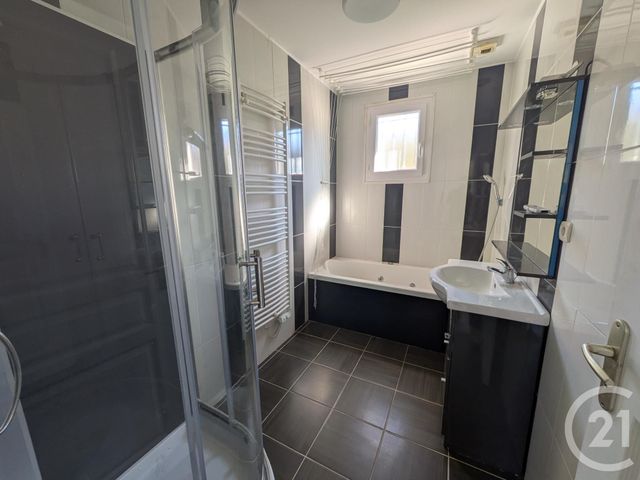 Maison &agrave; louer - 7 pi&egrave;ces - 117,38 m2 - Ingre - 45 - CENTRE