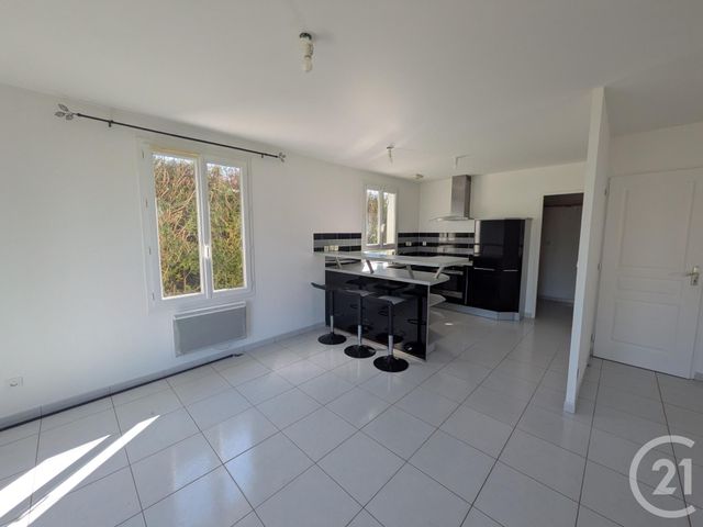 Maison &agrave; louer - 7 pi&egrave;ces - 117,38 m2 - Ingre - 45 - CENTRE