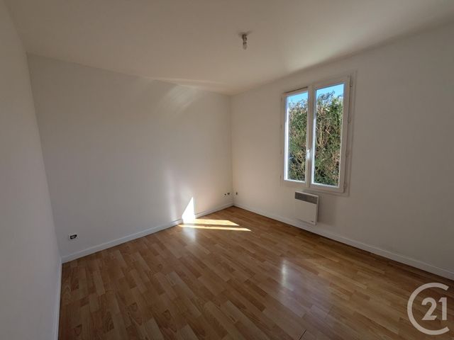 Maison &agrave; louer - 7 pi&egrave;ces - 117,38 m2 - Ingre - 45 - CENTRE