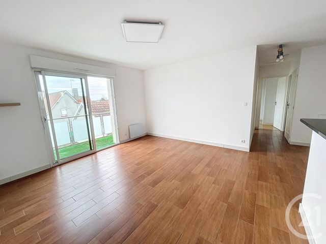 Appartement F3 &agrave; louer - 3 pi&egrave;ces - 60,15 m2 - St Jean De La Ruelle - 45 - CENTRE