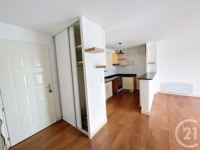 Appartement F3 &agrave; louer - 3 pi&egrave;ces - 60,15 m2 - St Jean De La Ruelle - 45 - CENTRE