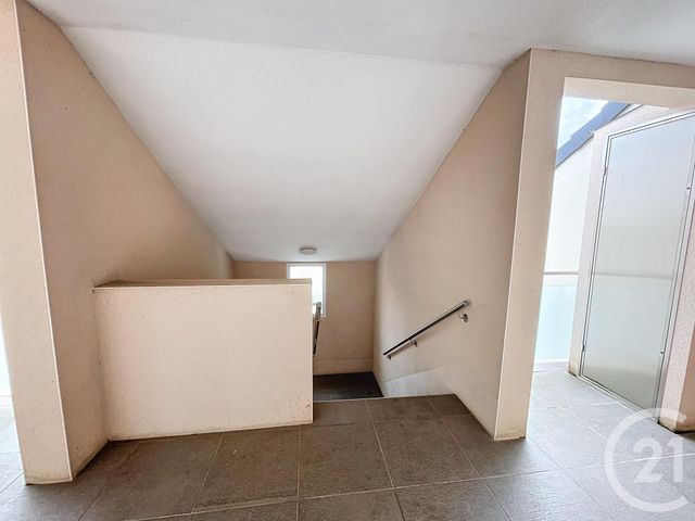 Appartement F3 &agrave; louer - 3 pi&egrave;ces - 60,15 m2 - St Jean De La Ruelle - 45 - CENTRE