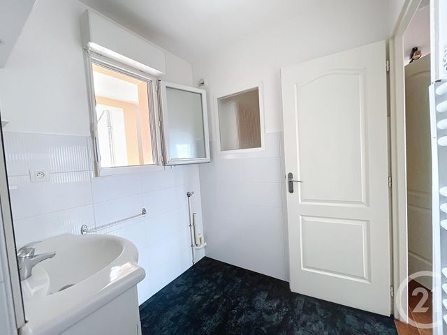 Appartement F3 &agrave; louer - 3 pi&egrave;ces - 60,15 m2 - St Jean De La Ruelle - 45 - CENTRE