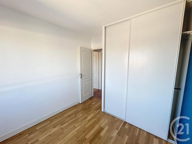 Appartement F3 &agrave; louer - 3 pi&egrave;ces - 60,15 m2 - St Jean De La Ruelle - 45 - CENTRE