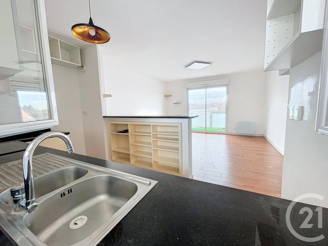 Appartement F3 &agrave; louer - 3 pi&egrave;ces - 60,15 m2 - St Jean De La Ruelle - 45 - CENTRE