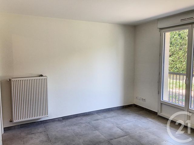 Appartement F1 &agrave; louer - 1 pi&egrave;ce - 26,59 m2 - St Jean De La Ruelle - 45 - CENTRE