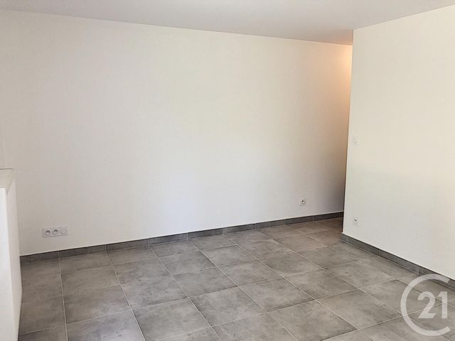 Appartement F1 &agrave; louer - 1 pi&egrave;ce - 26,59 m2 - St Jean De La Ruelle - 45 - CENTRE
