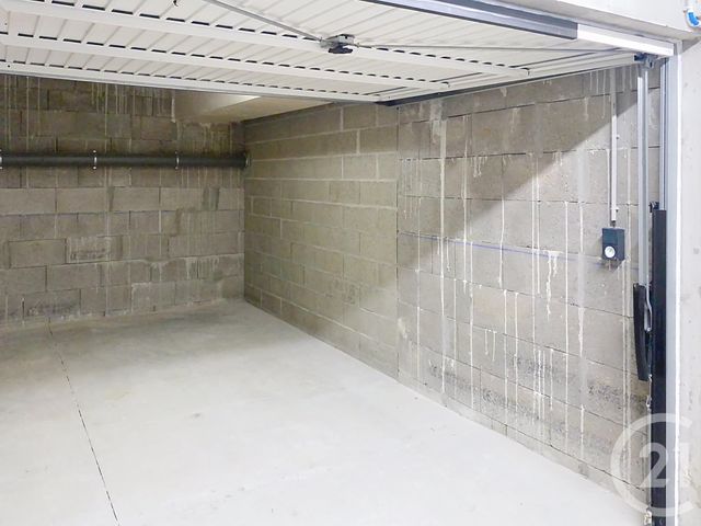 Parking &agrave; louer - 15 m2 - St Jean De La Ruelle - 45 - CENTRE