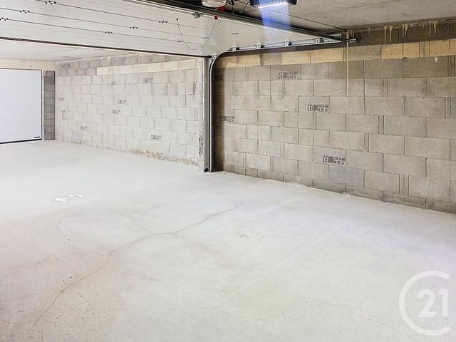 Parking &agrave; louer - 30 m2 - St Jean De La Ruelle - 45 - CENTRE