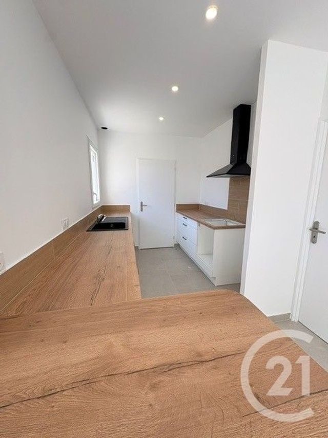 Maison &agrave; louer - 5 pi&egrave;ces - 125,85 m2 - La Chapelle St Mesmin - 45 - CENTRE