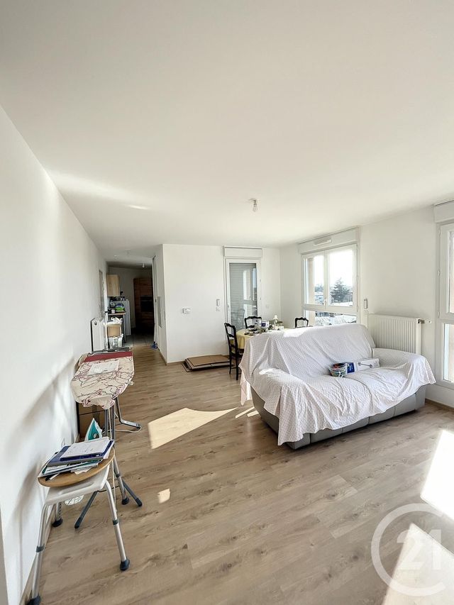 Appartement F3 &agrave; louer - 3 pi&egrave;ces - 66,44 m2 - La Chapelle St Mesmin - 45 - CENTRE