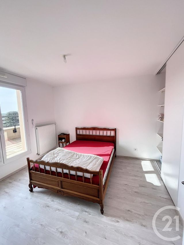 Appartement F3 &agrave; louer - 3 pi&egrave;ces - 66,44 m2 - La Chapelle St Mesmin - 45 - CENTRE