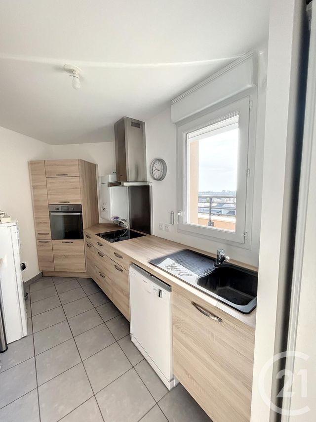 Appartement F3 &agrave; louer - 3 pi&egrave;ces - 66,44 m2 - La Chapelle St Mesmin - 45 - CENTRE