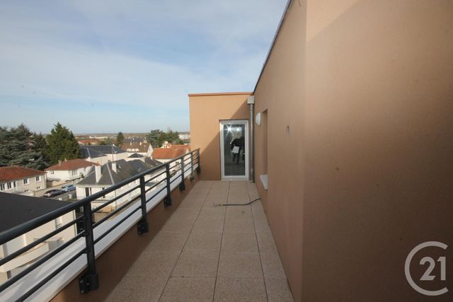 Appartement F3 &agrave; louer - 3 pi&egrave;ces - 66,44 m2 - La Chapelle St Mesmin - 45 - CENTRE