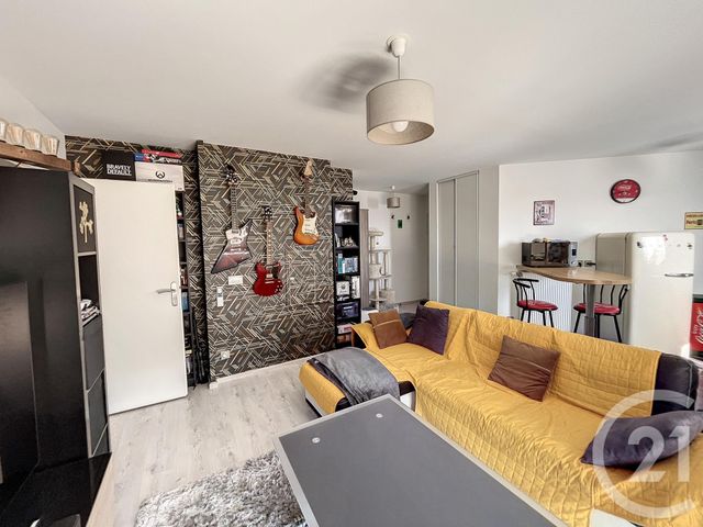 Appartement F2 &agrave; louer - 2 pi&egrave;ces - 50,08 m2 - La Chapelle St Mesmin - 45 - CENTRE