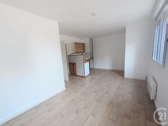 Appartement F1 &agrave; louer - 1 pi&egrave;ce - 24 m2 - La Chapelle St Mesmin - 45 - CENTRE