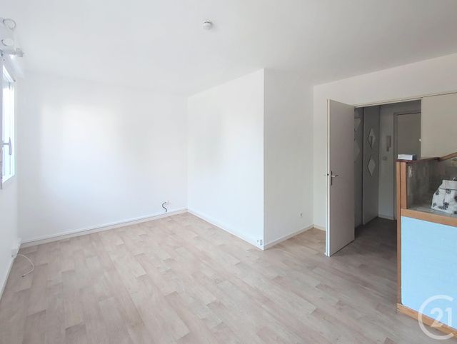 Appartement F1 &agrave; louer - 1 pi&egrave;ce - 24 m2 - La Chapelle St Mesmin - 45 - CENTRE