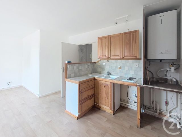 Appartement F1 &agrave; louer - 1 pi&egrave;ce - 24 m2 - La Chapelle St Mesmin - 45 - CENTRE