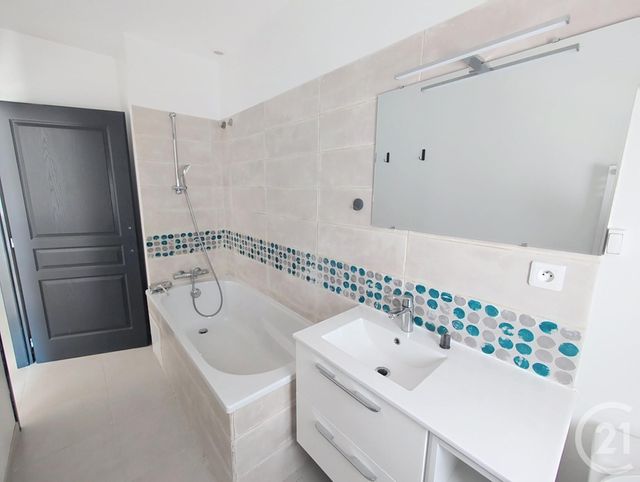 Maison &agrave; louer - 4 pi&egrave;ces - 87,78 m2 - Fleury Les Aubrais - 45 - CENTRE