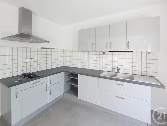 Maison &agrave; louer - 4 pi&egrave;ces - 87,78 m2 - Fleury Les Aubrais - 45 - CENTRE