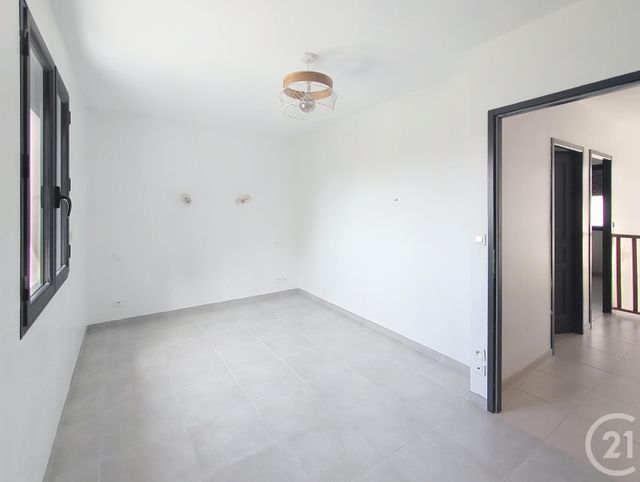 Maison &agrave; louer - 4 pi&egrave;ces - 87,78 m2 - Fleury Les Aubrais - 45 - CENTRE