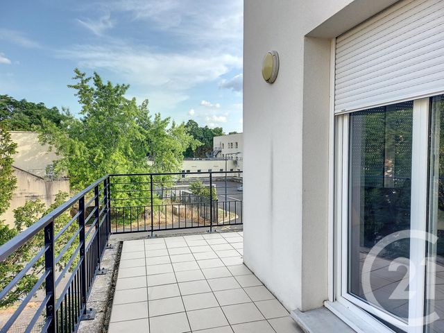 Appartement F3 &agrave; louer - 3 pi&egrave;ces - 59,70 m2 - La Chapelle St Mesmin - 45 - CENTRE