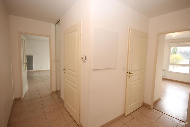 Appartement F2 &agrave; louer - 2 pi&egrave;ces - 54 m2 - La Chapelle St Mesmin - 45 - CENTRE