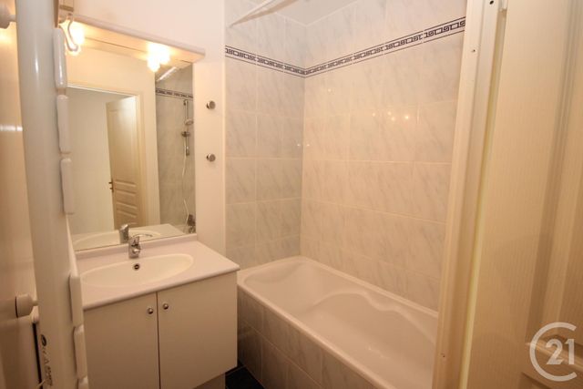 Appartement F2 &agrave; louer - 2 pi&egrave;ces - 54 m2 - La Chapelle St Mesmin - 45 - CENTRE