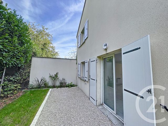 Maison &agrave; louer - 4 pi&egrave;ces - 80 m2 - La Chapelle St Mesmin - 45 - CENTRE