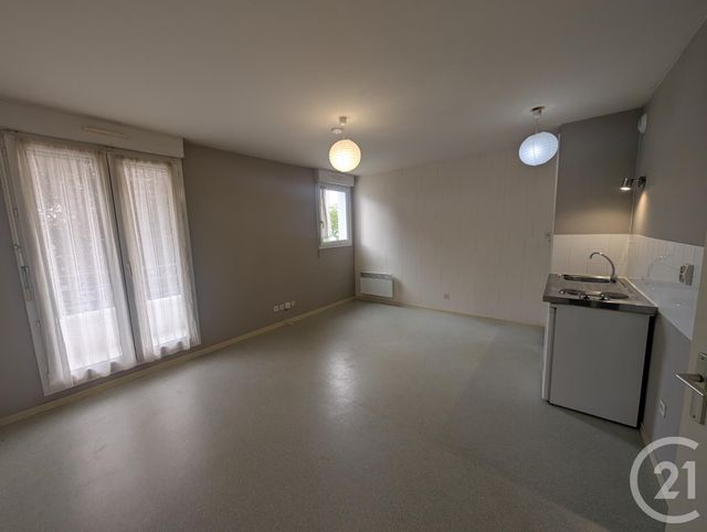 Appartement F1 &agrave; louer - 1 pi&egrave;ce - 24,77 m2 - La Chapelle St Mesmin - 45 - CENTRE